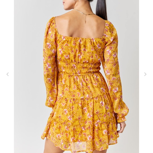 NEW FRANCESCA’S CODY FLORAL SMOCKED MINI DRESS - Picture 4 of 6